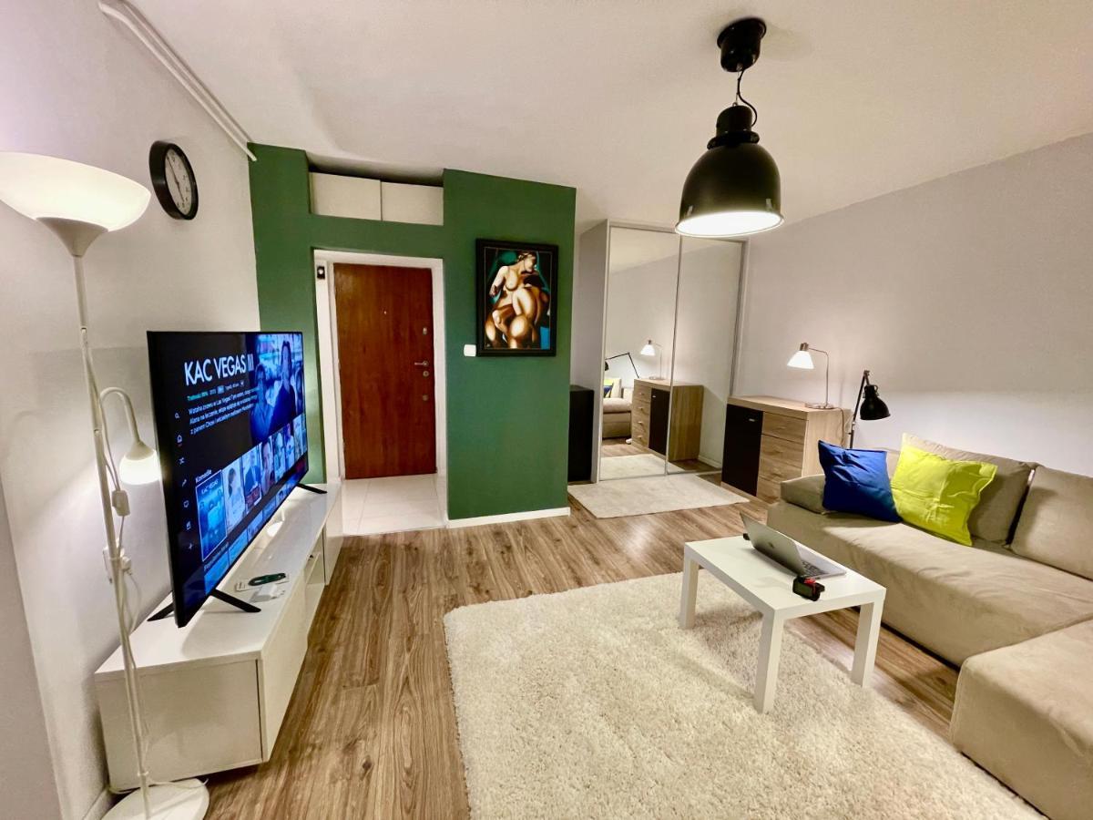 Holiday Metro Fast Wifi Tv'70 Netflix Hbo Appletv Varsovia Exterior foto