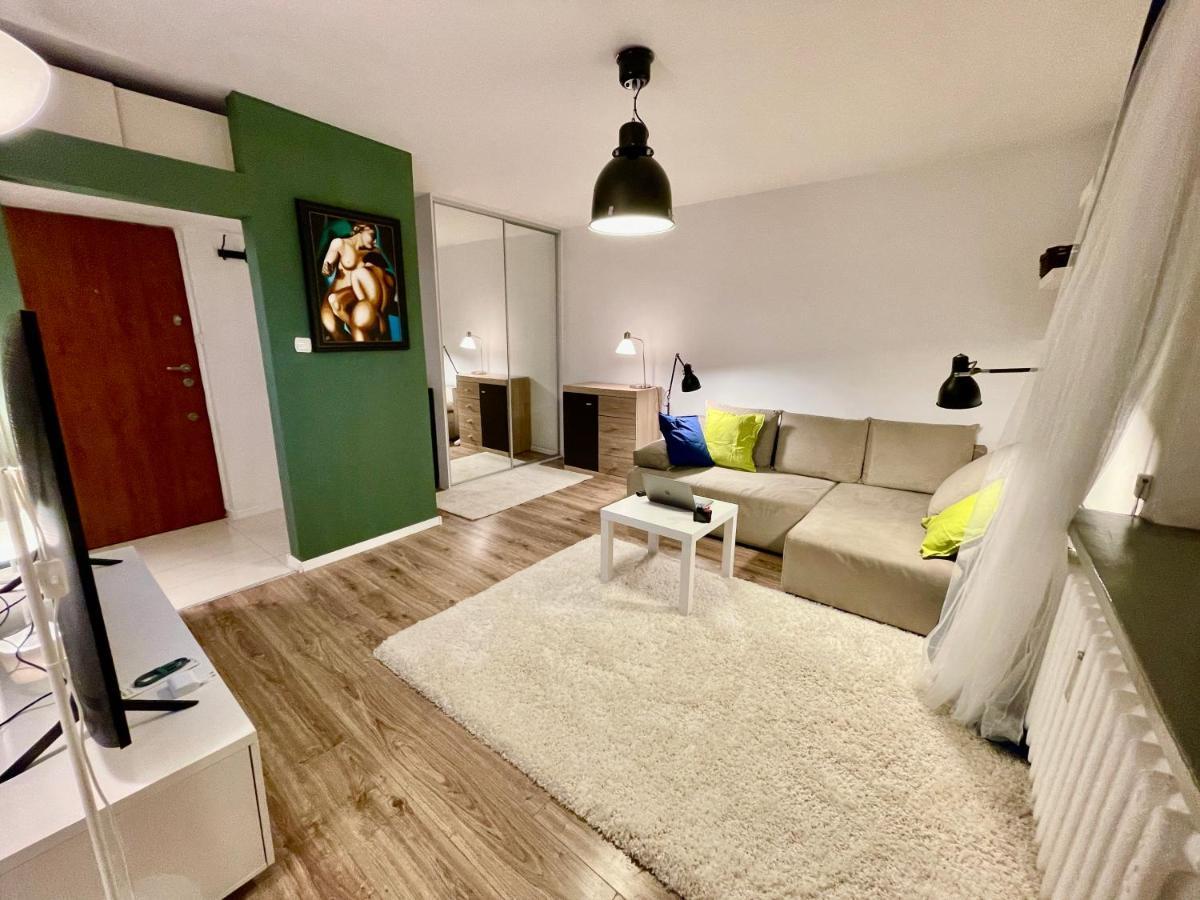 Holiday Metro Fast Wifi Tv'70 Netflix Hbo Appletv Varsovia Exterior foto