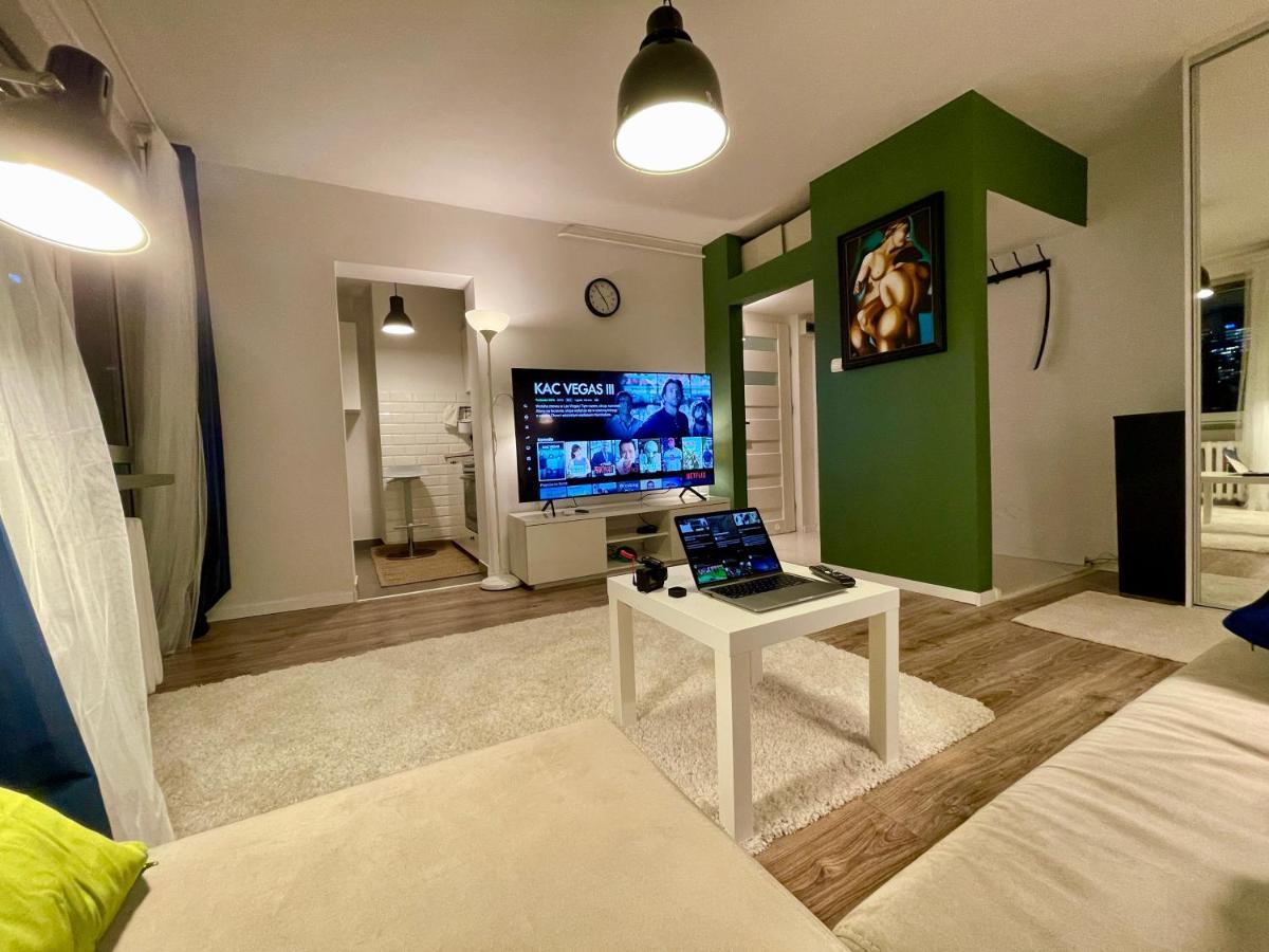 Holiday Metro Fast Wifi Tv'70 Netflix Hbo Appletv Varsovia Exterior foto